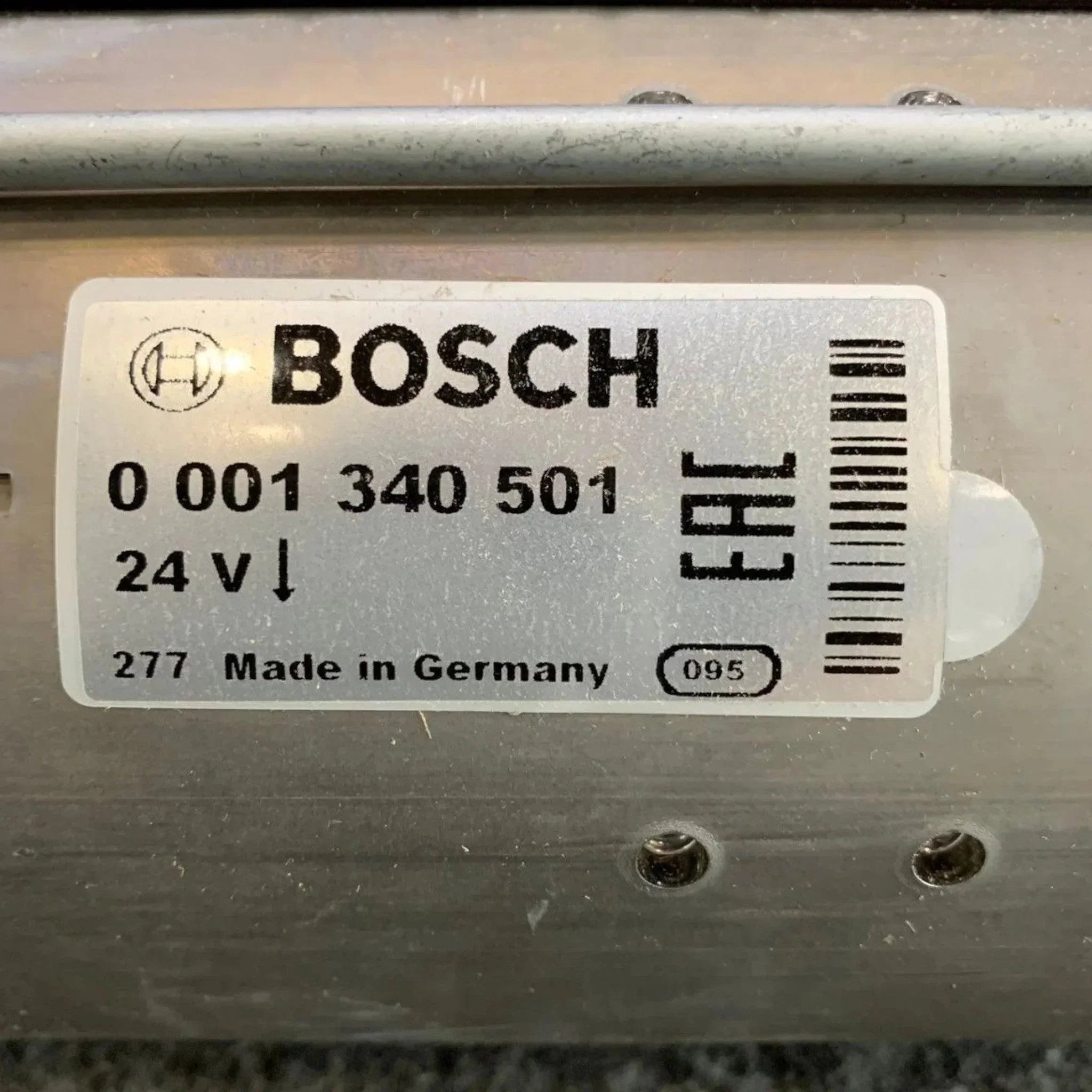 0-001-340-501-genuine-bosch-starter-motor-24v-advanced-truck-parts-77014 - Speedy's Parts