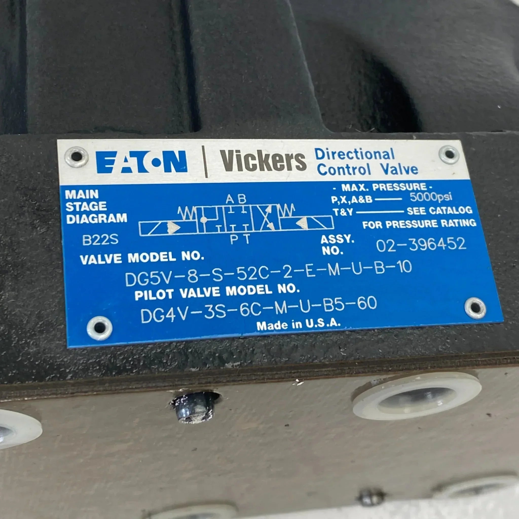 DG5V-8-S-52C-2-E-M-U-B-10 Genuine Eaton Directional Control Valve