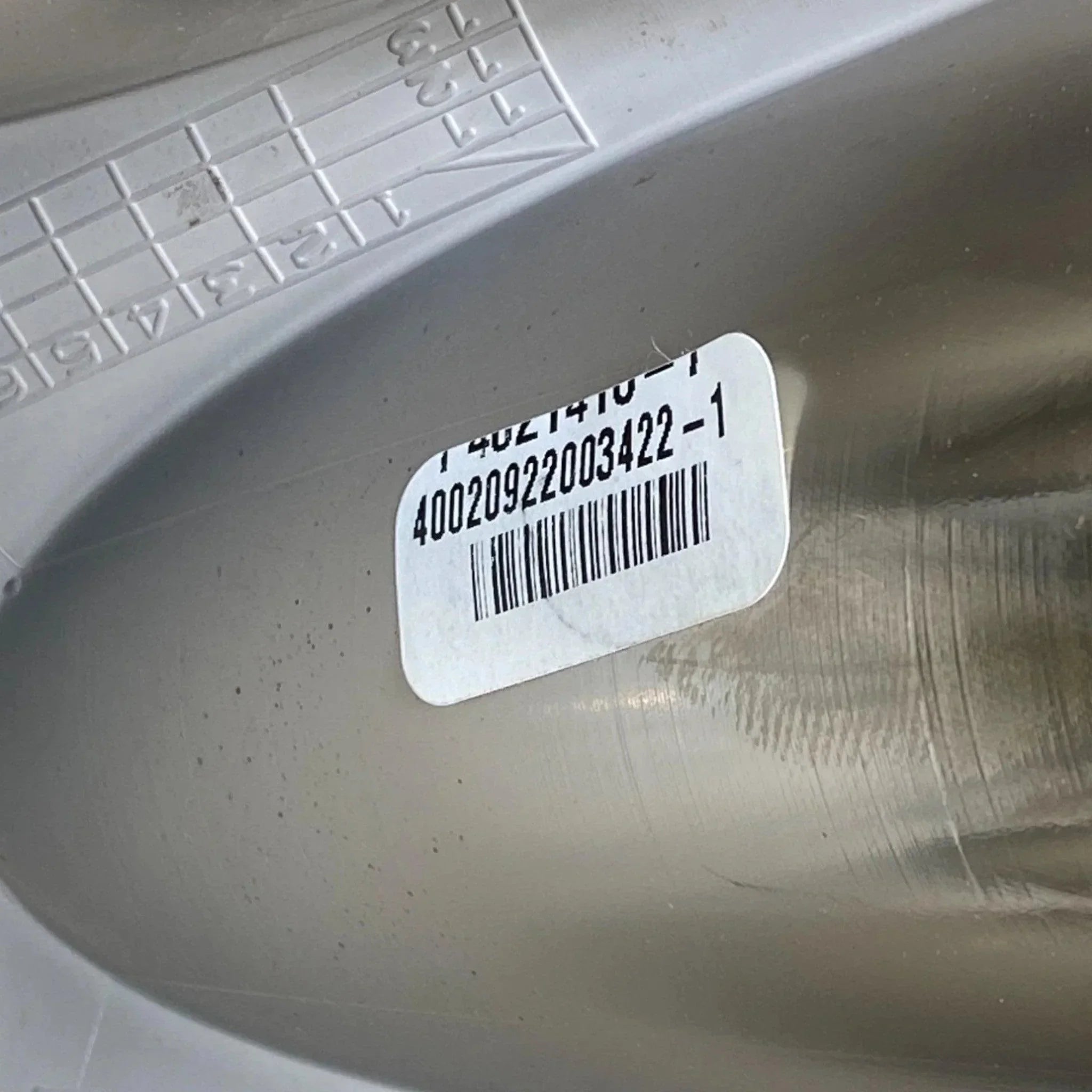 09597335 Genuine Chevrolet Rear Wheel Hub Center Cap