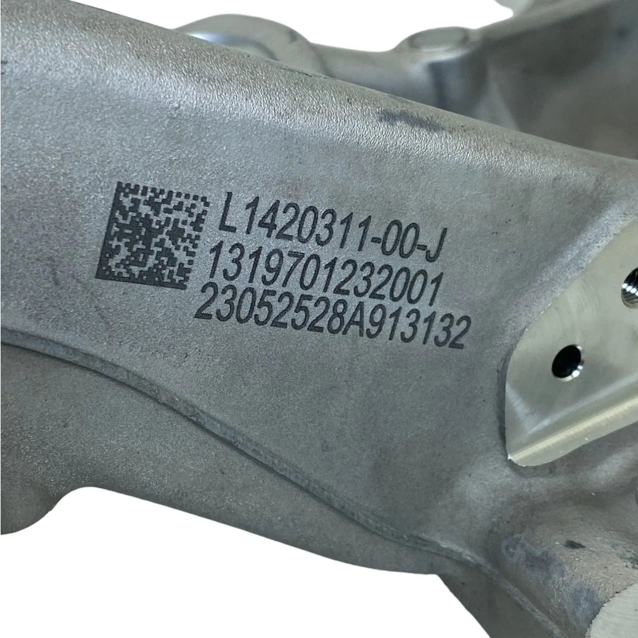 1420311-00J Genuine Tesla Front Left Steering Knuckle for Tesla Model S
