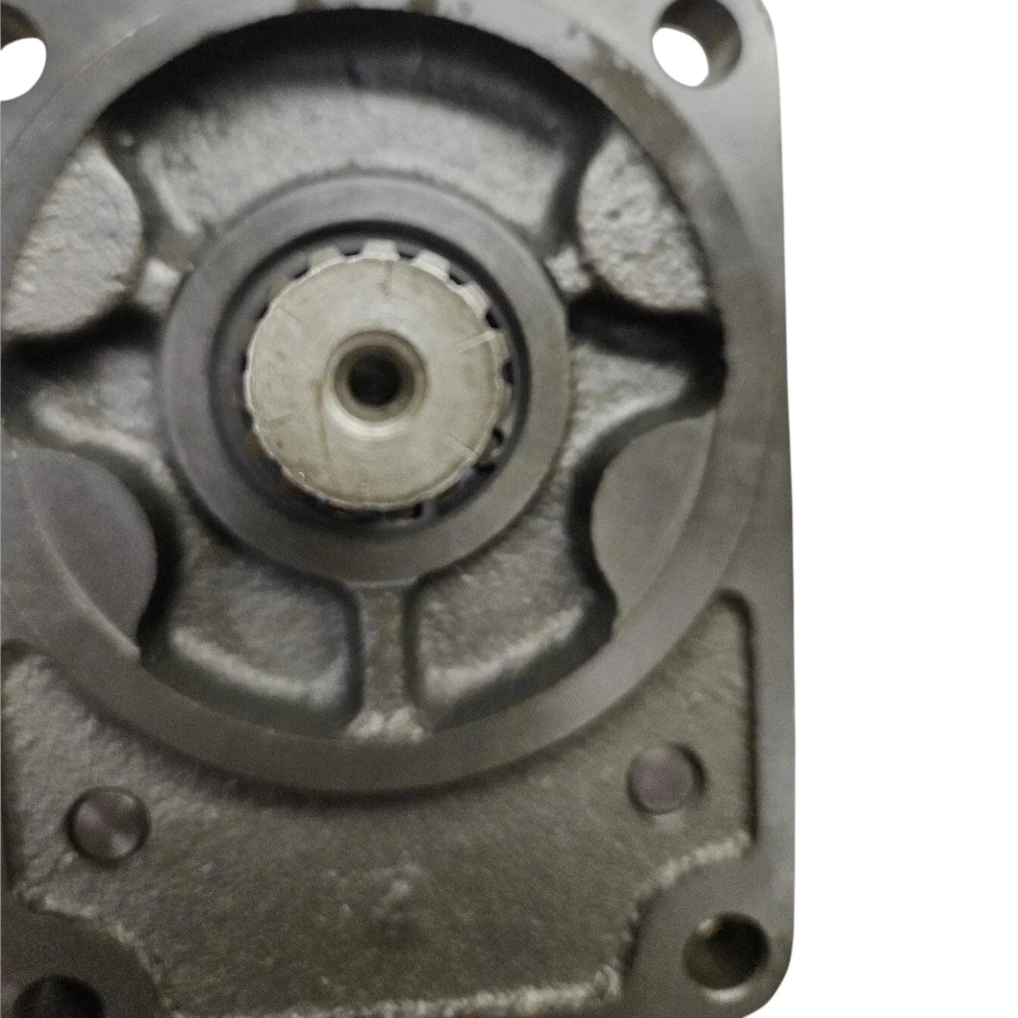 6867161110 Kubota Pump Assembly