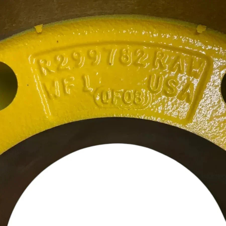 R299784 John Deere Hub
