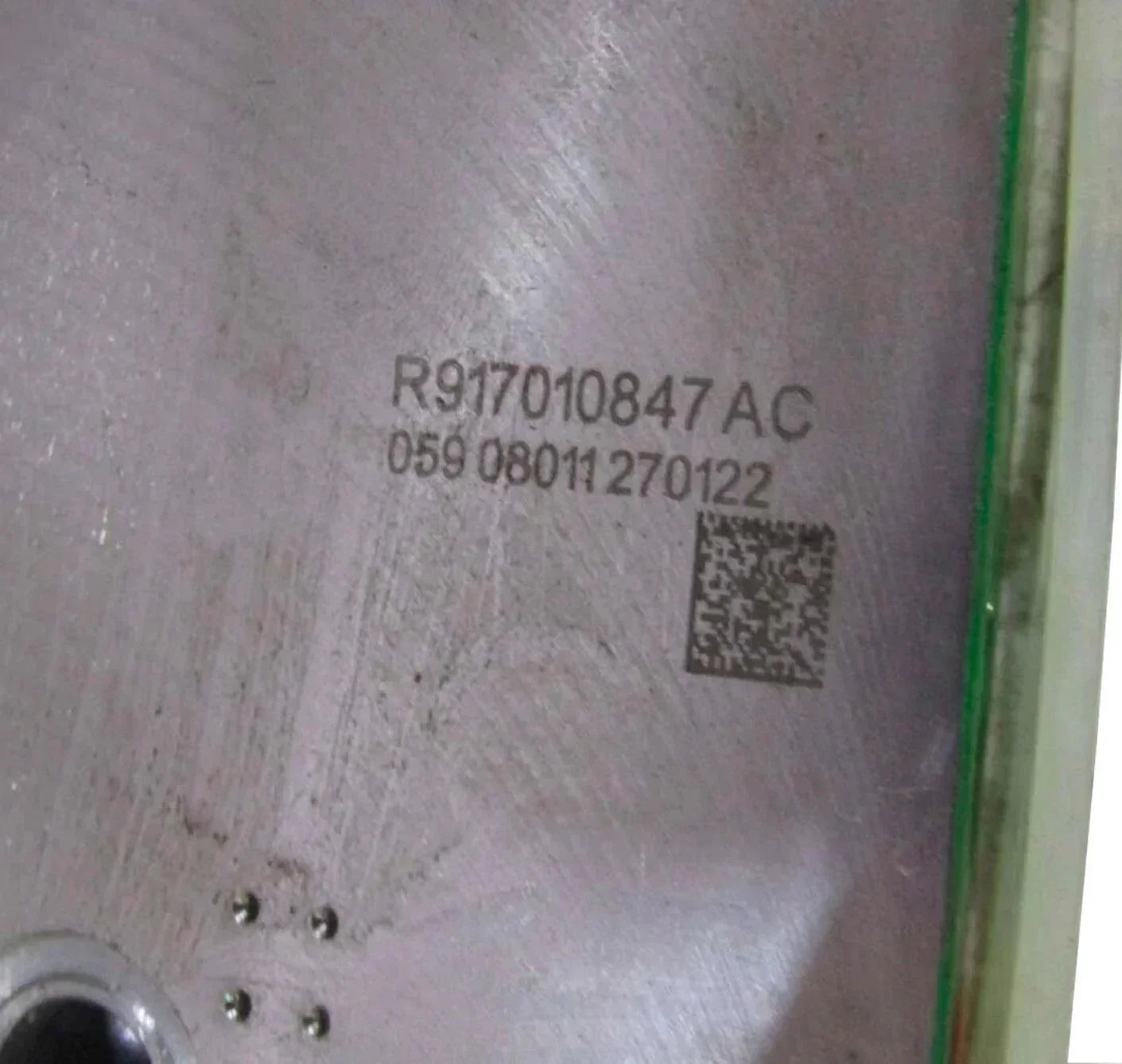 RE588375 Genuine John Deere Hydraulic Selective Control Valve