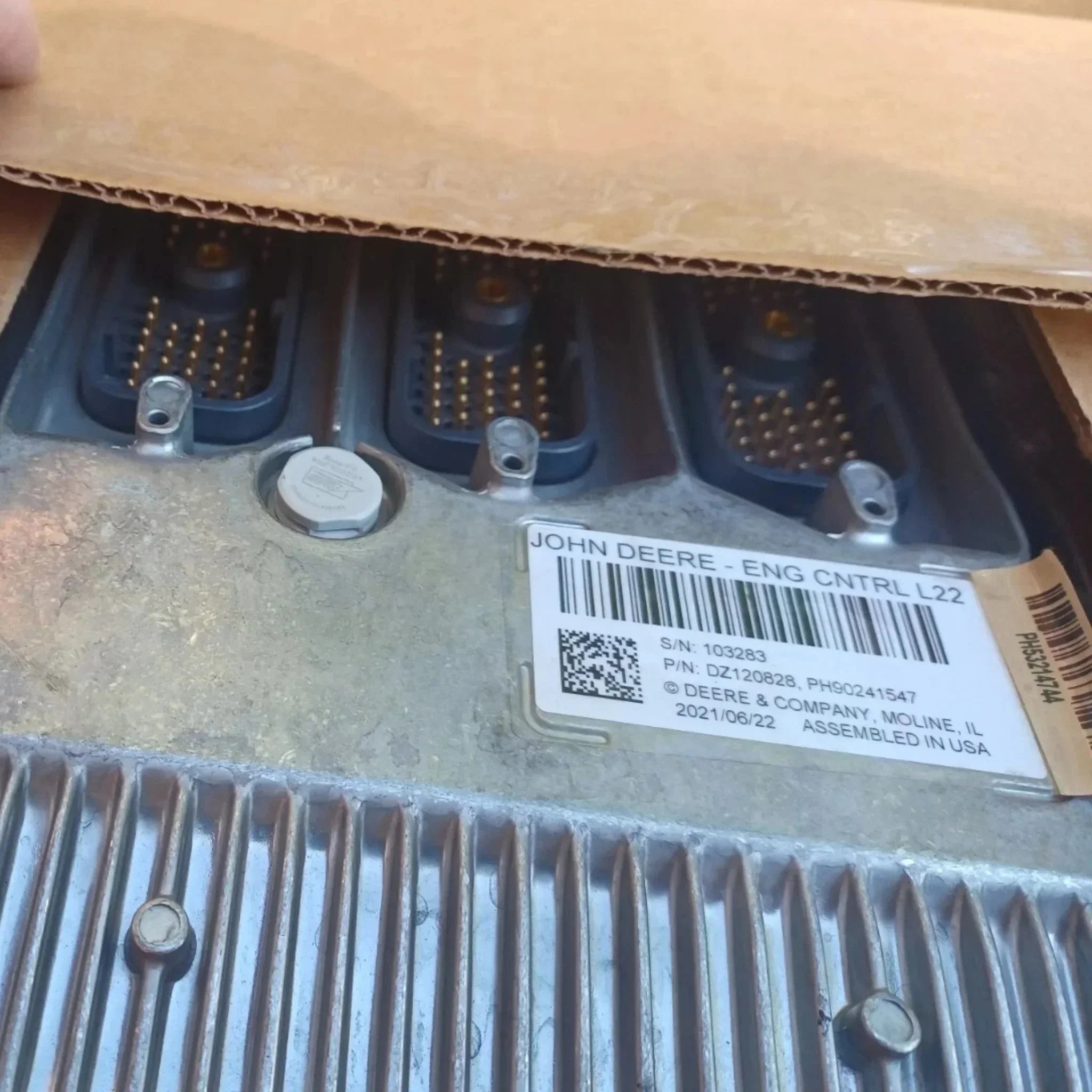 RM100035 Genuine John Deere Engine Controller