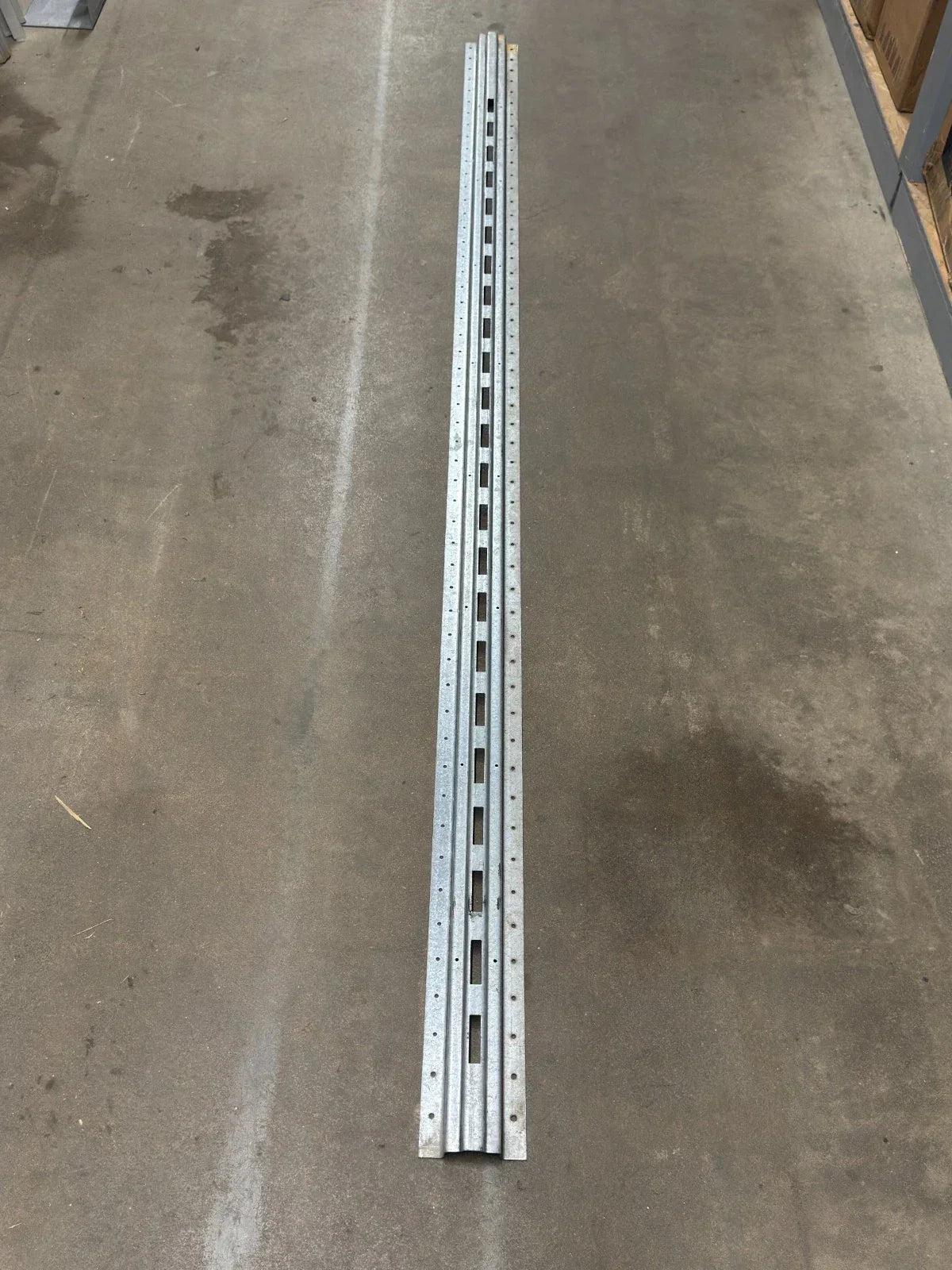7459140 Unbranded Steel Side Post