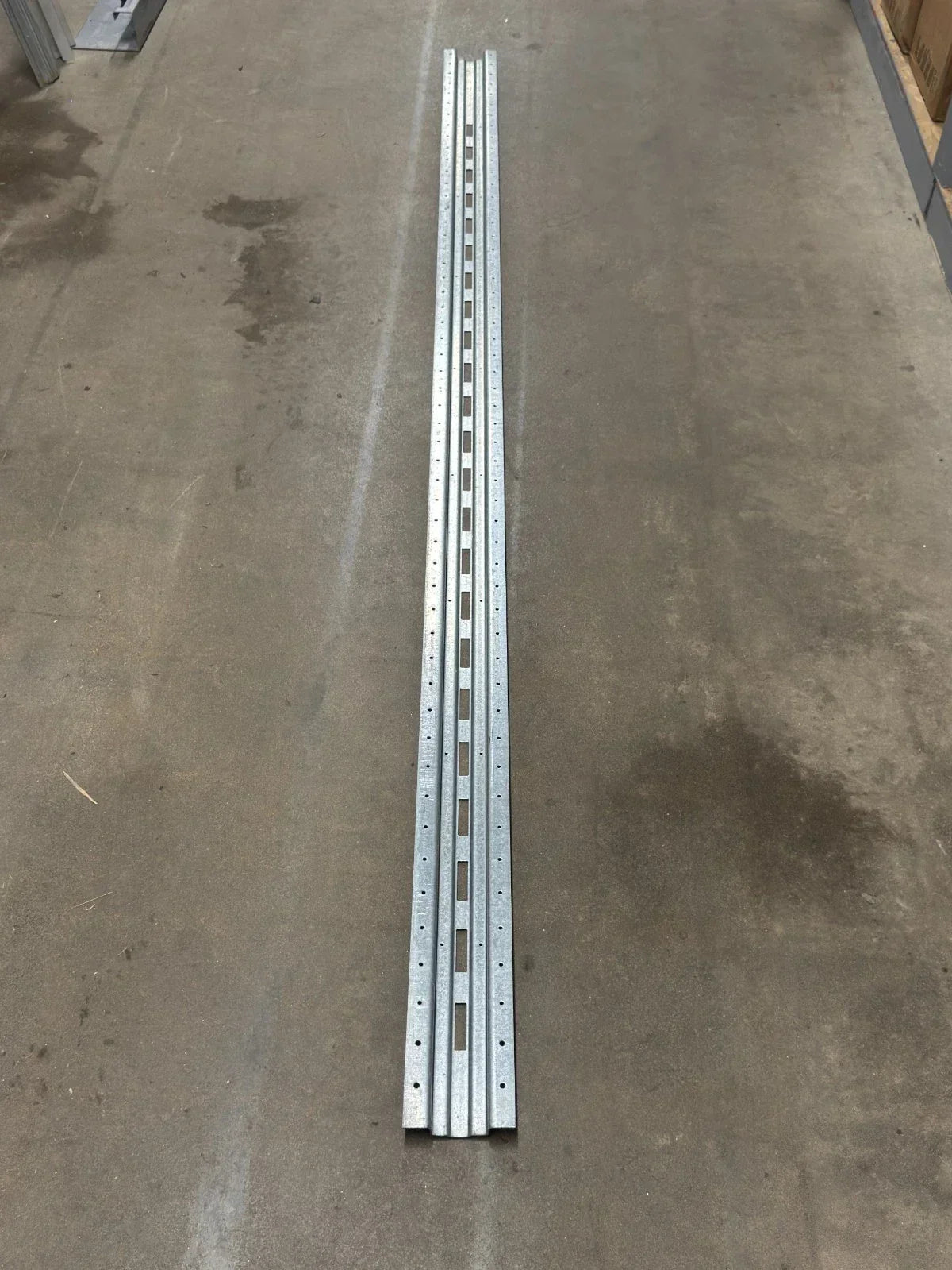 7459140 Unbranded Steel Side Post