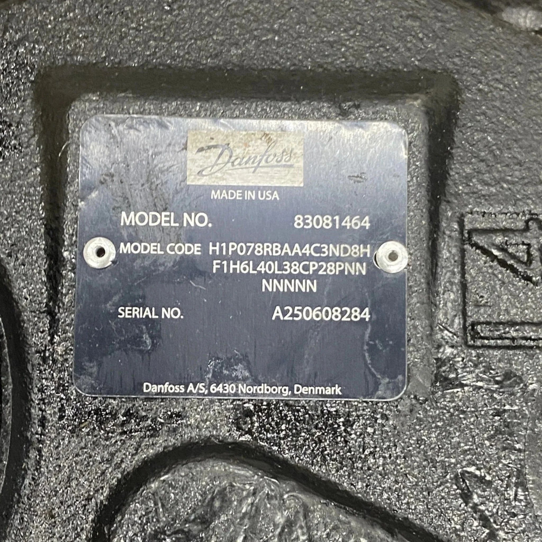 83081464 Genuine Danfoss Variable Displacement Pump